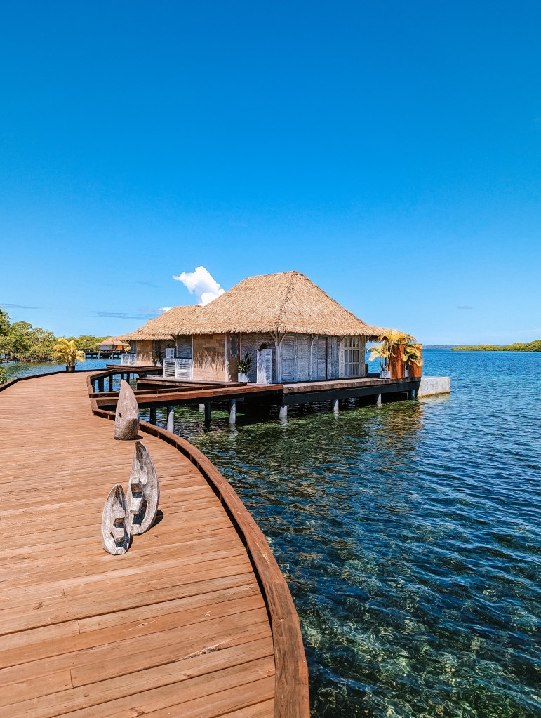Overwater villas bungalows nayara bocas del Toro