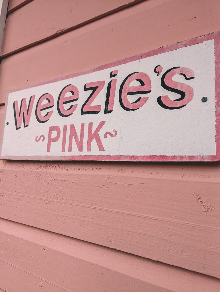 pink cottage weezies vaye caulker belize