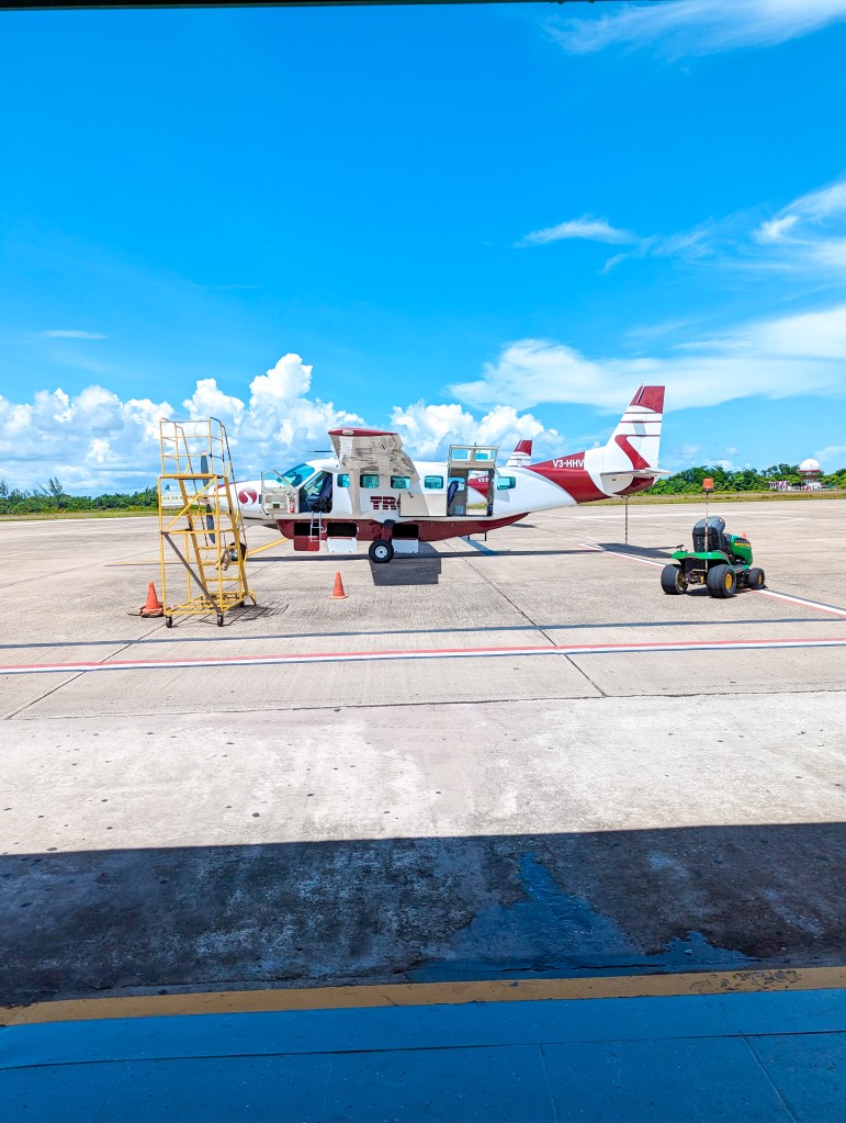 tropic air plane belize