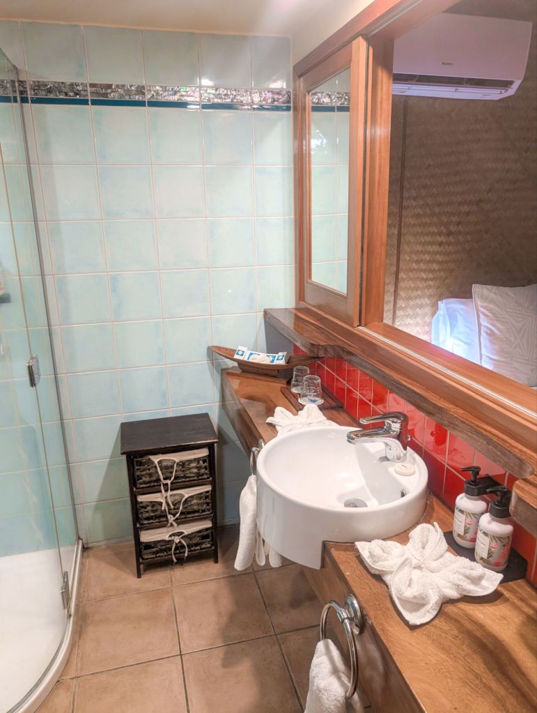 sanctuary rarotonga bathroom