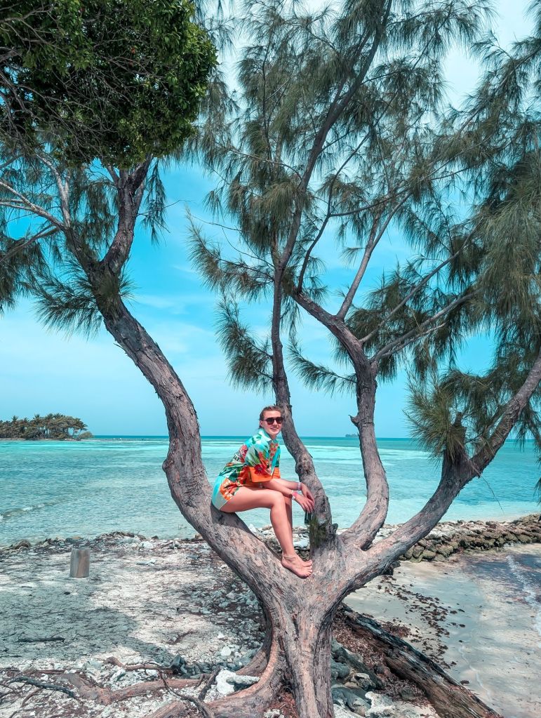  travel guide to utila water cay