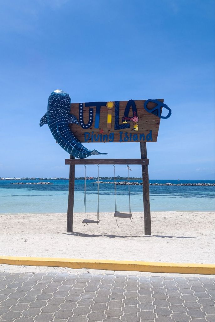 travel guide to utila
