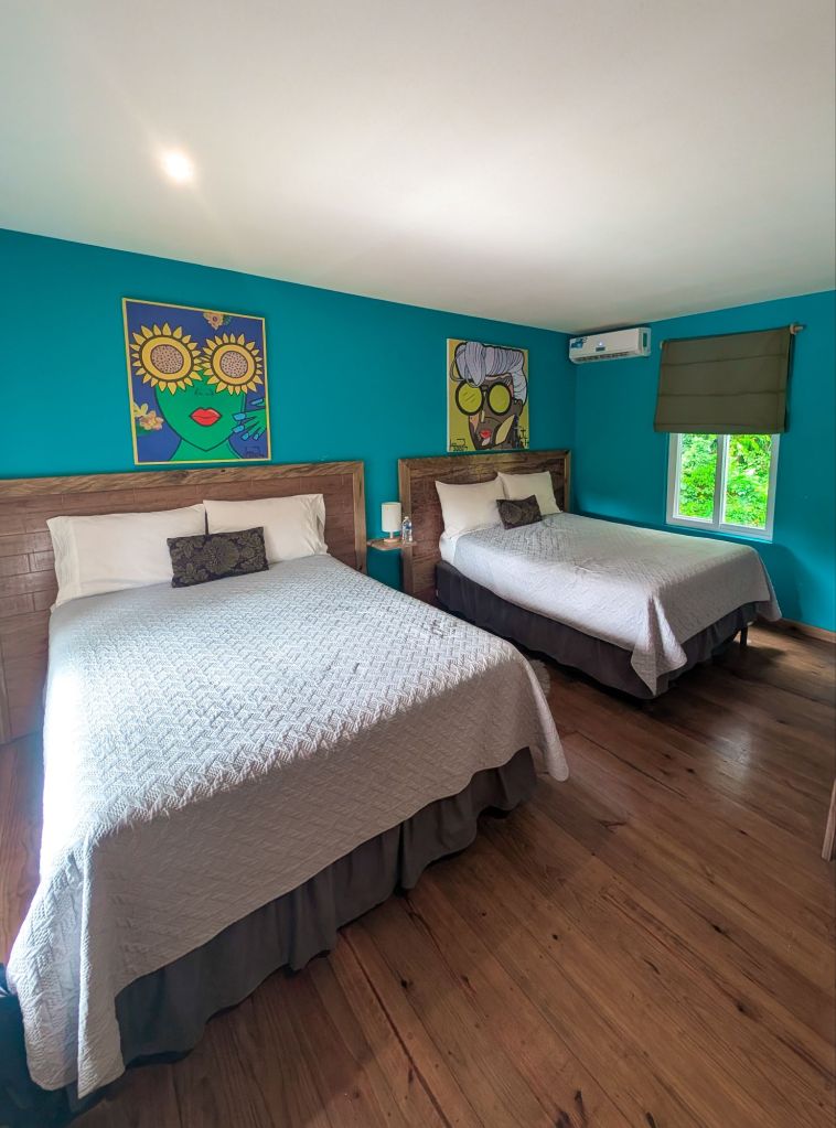 room manurii garden  travel guide to utila