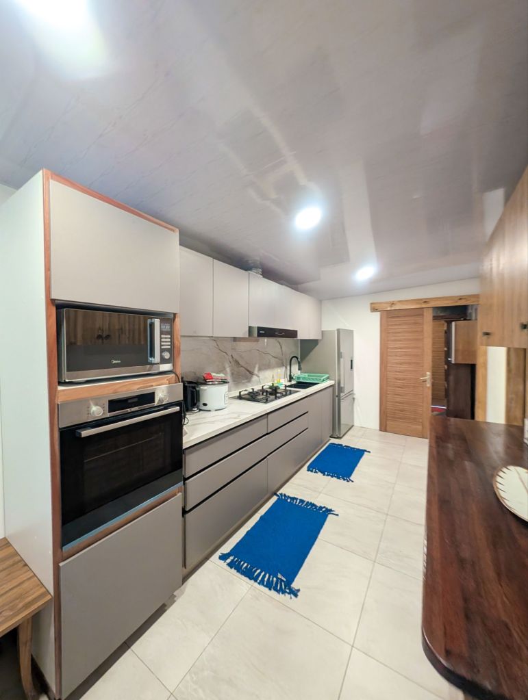 fare kuuheiura moorea french polynesia