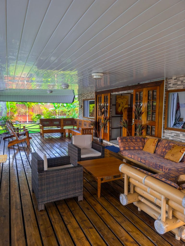 fare kuuheiura moorea french polynesia